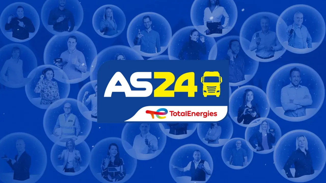 Carte de vœux 2024 d’AS 24 : portraits dans des bulles autour du logo AS 24 TotalEnergies, sur fond bleu